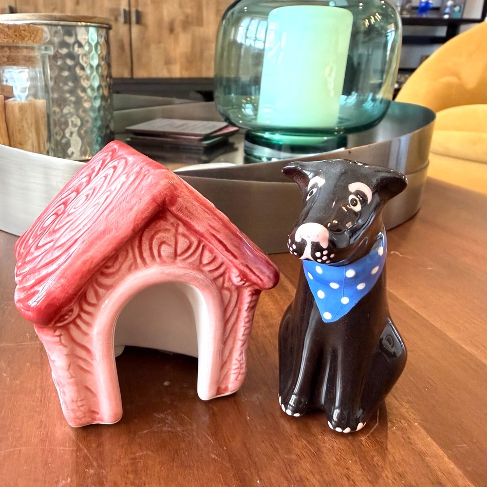 Ceramic Dog and House Salt & Pepper Set - Picture 10 of 10